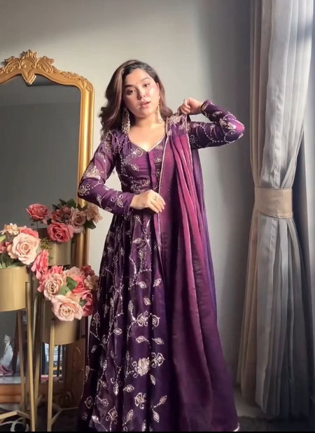Sr 1701 Fandy Silk Heavy Readymade Suits Wholesalers In Delhi